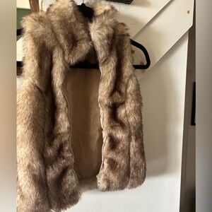 Me Jane Girls Faux Fur Vest in Brown